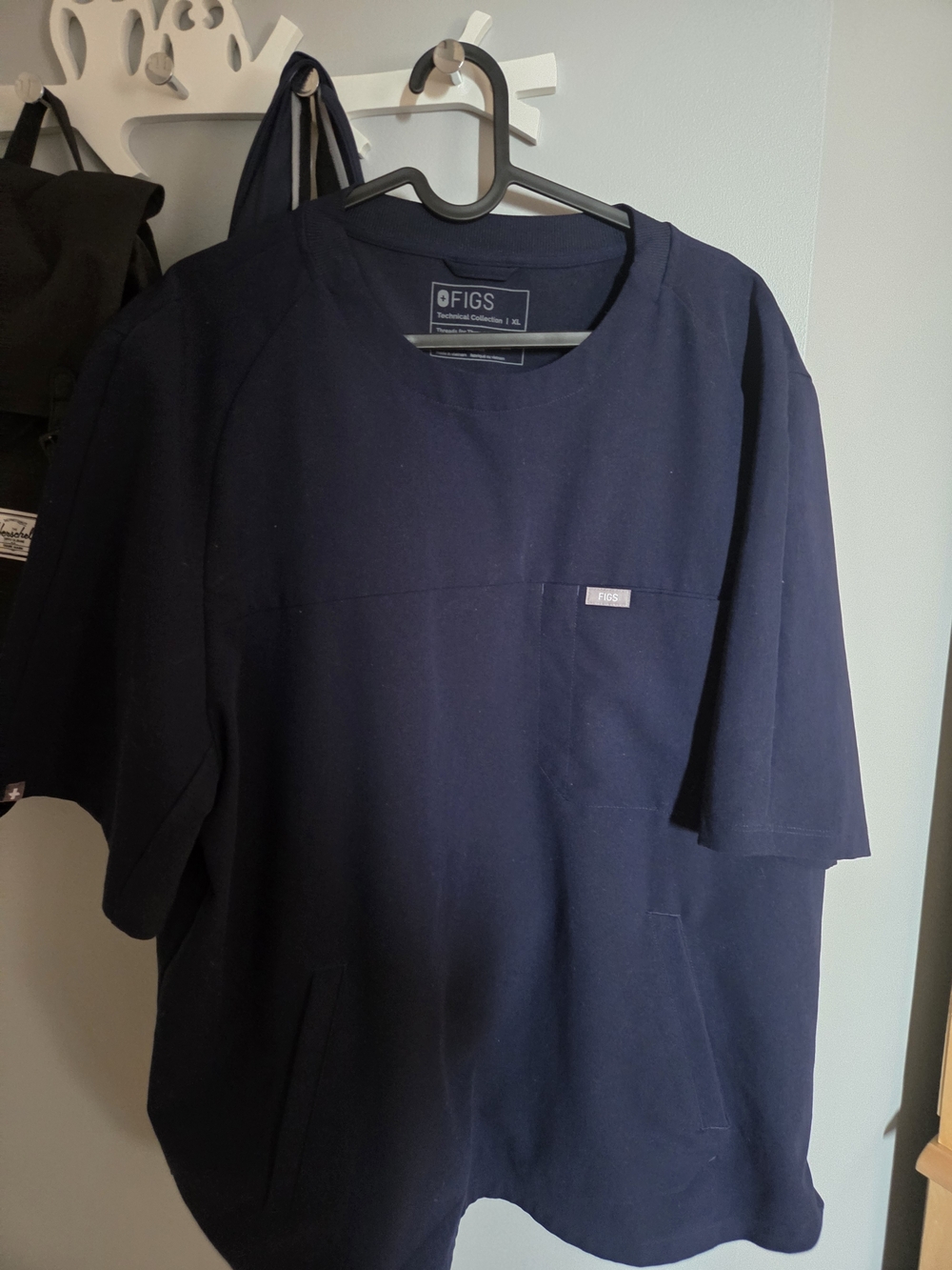 FIGS Men's Navy Short-Sleeve Medical Top
